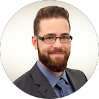 Porträt Andreas Vatzolas, COO bei DGD Deutscher Gutachter Dienst GmbH